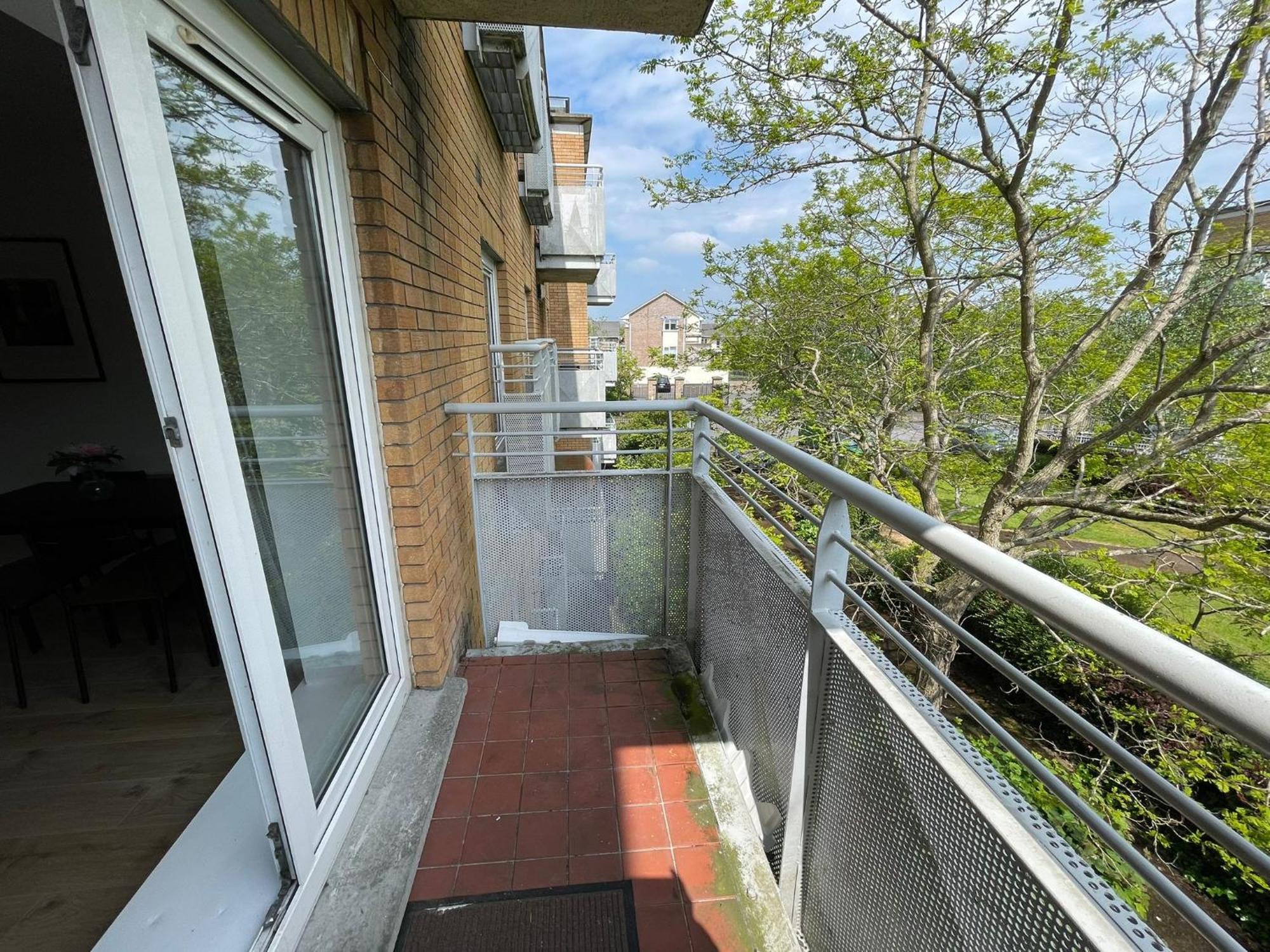 Apartment Comfortable 2-bedroom Near Airport *